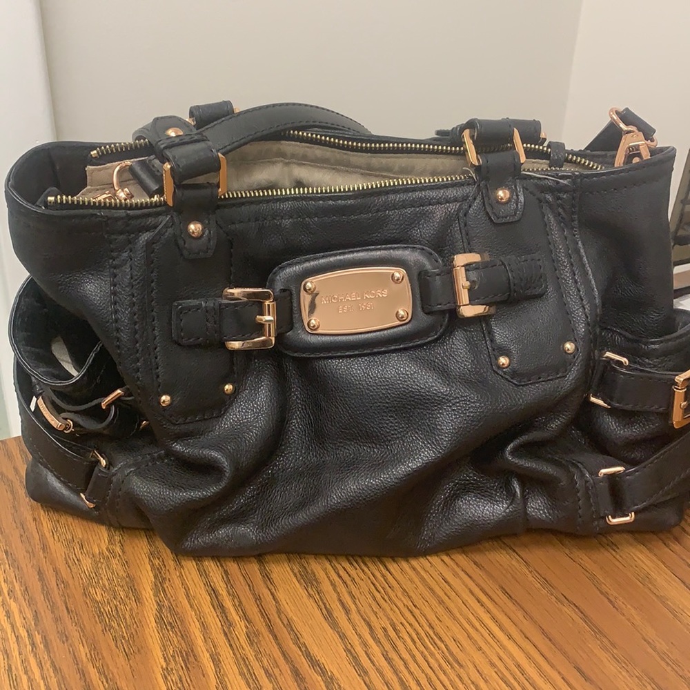 Michael Kors Black & Rose Gold Purse
